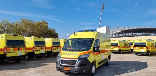 Νέο ασθενοφόρο 4Χ4 στα Άγραφα και σύγχρονος ιατρικός εξοπλισμός asthenofora
