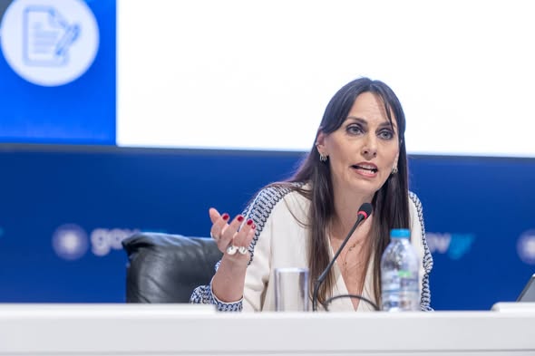 6 ΜΟΝΙΜΟΙ ΥΠΑΛΛΗΛΟΙ ΣΤΑ ΑΓΡΑΦΑ