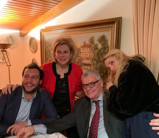 Βαρύ πένθος για την Βουλευτή Ευρυτανίας Τζίνα Οικονόμου. Έφυγε ο σύζυγός της, διακεκριμένος επιστήμονας Αλέξανδρος Ροδολάκης ΡΟΔΟΛΑΚΗΣ